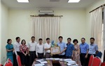 Trao tặng Huy hiệu 40 năm tuổi Đảng cho Phó Chủ nhiệm Thường trực Ủy ban Kiểm tra Đảng ủy Bộ GTVT Ngô Văn Hiến